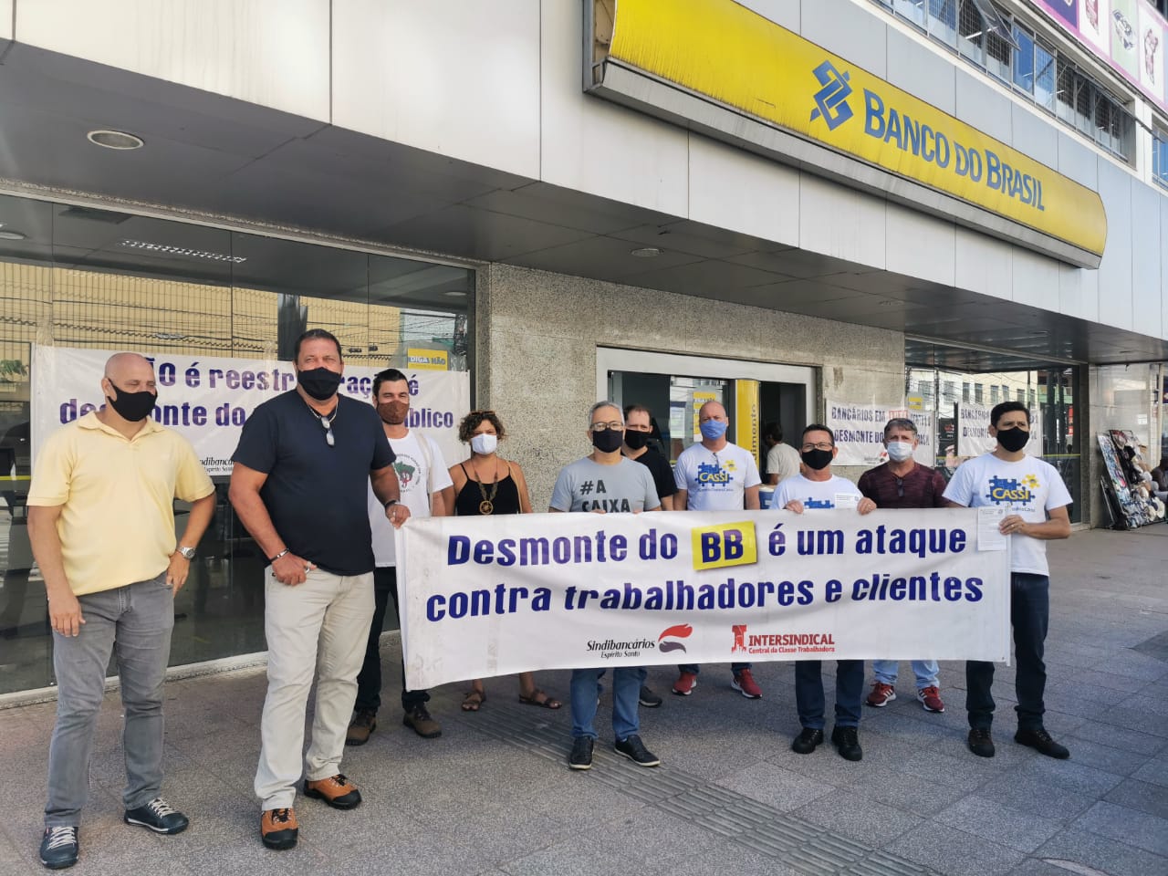 SindicarioNET - Bancários protestam contra reestruturação do Banco do Brasil
